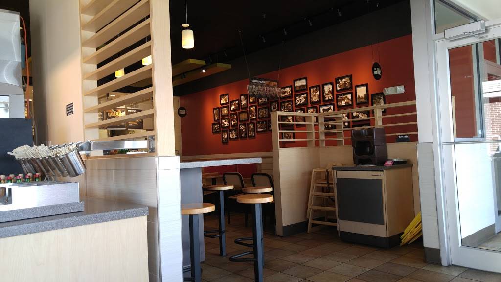 QDOBA Mexican Eats | restaurant | 4682 S Scatterfield Rd, Anderson, IN 46013, USA | 7653932508 OR +1 765-393-2508