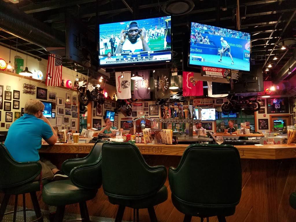 Quaker Steak & Lube | restaurant | 12832 Jefferson Ave, Newport News, VA 23608, USA | 7578745823 OR +1 757-874-5823