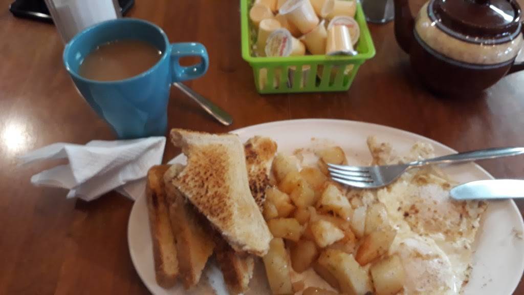 Jules Diner | restaurant | 2195 County Rd 42, Belle River, ON N0R 1A0, Canada | 5197283518 OR +1 519-728-3518