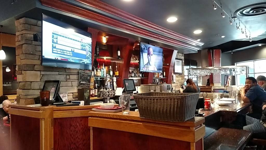 Red Robin Gourmet Burgers and Brews | restaurant | 2100 Hamilton Pl Blvd Suite 317, Chattanooga, TN 37421, USA | 4232962520 OR +1 423-296-2520