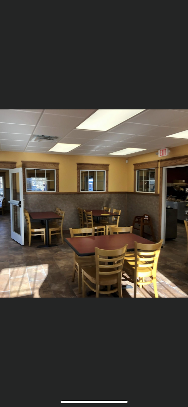 Sam’s Italian Foods | restaurant | 28 Main St, Dixfield, ME 04224, USA | 2075624222 OR +1 207-562-4222