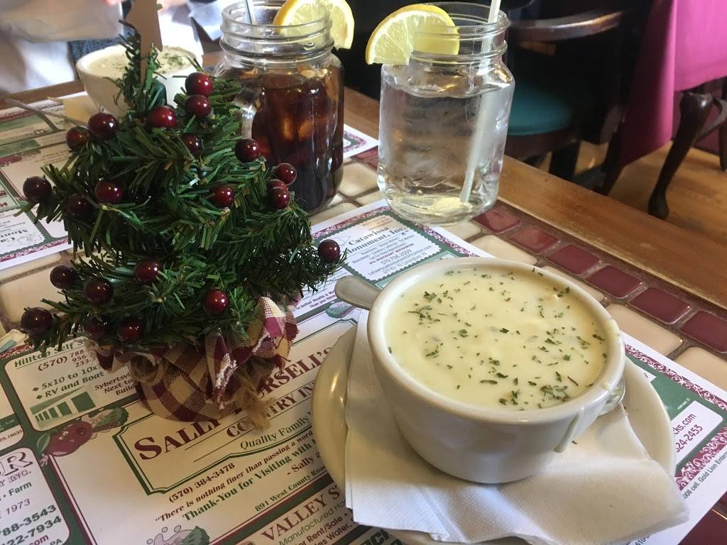 Sally Pursells Country Inn | restaurant | 891 W County Rd, Sugarloaf, PA 18249, USA | 5703843478 OR +1 570-384-3478
