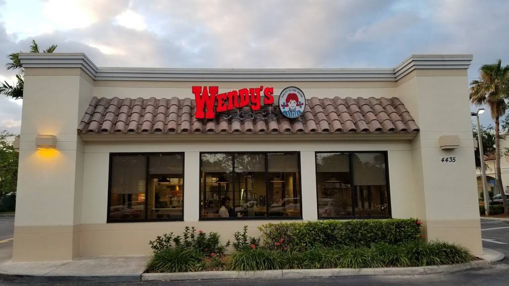 Wendys | restaurant | 4435 Northlake Blvd, Palm Beach Gardens, FL 33410, USA | 5616263844 OR +1 561-626-3844