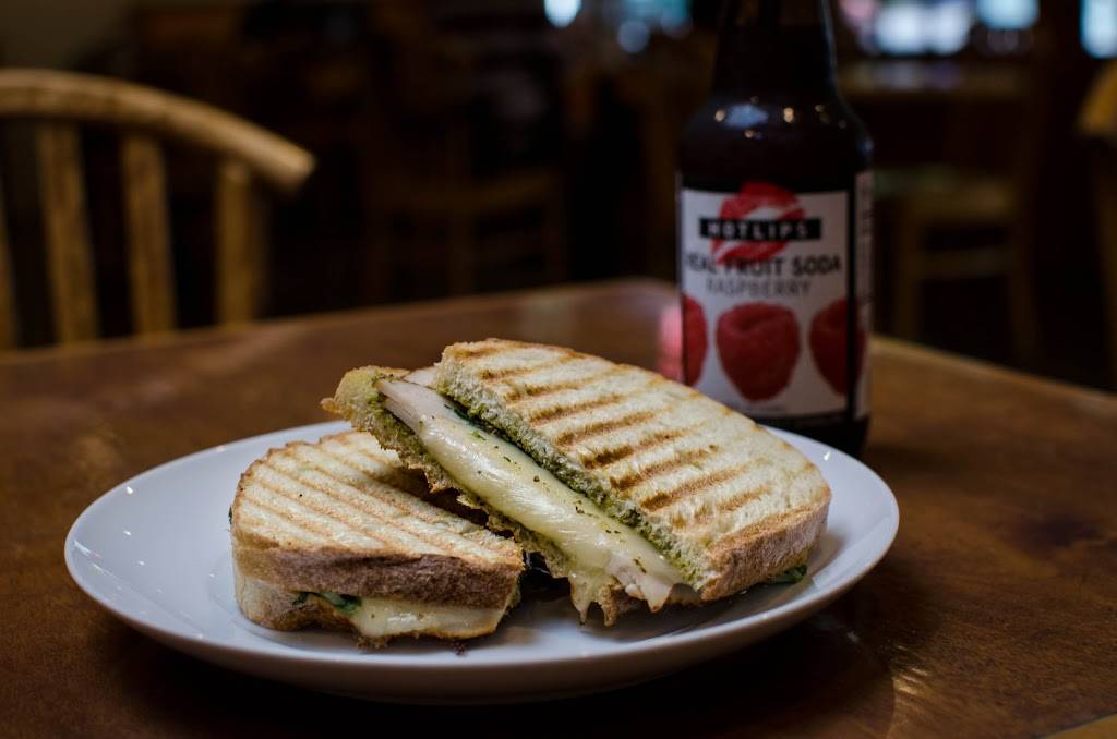 Cascadia Coffee Pub | cafe | 2010 NW Front Ave A, Portland, OR 97209, USA | 9712074202 OR +1 971-207-4202