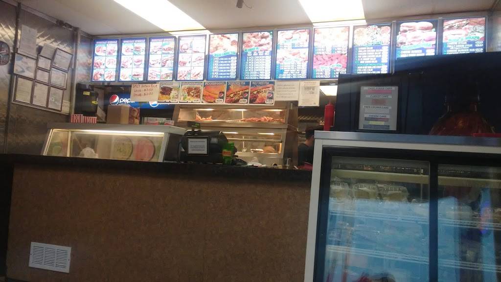 Crown Fried Chicken | restaurant | 256 Chatham St, Lynn, MA 01902, USA | 7815922545 OR +1 781-592-2545