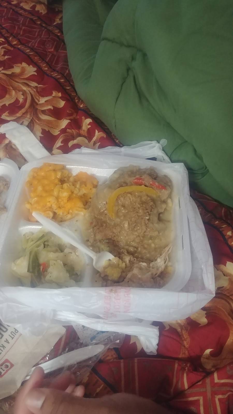 Majestics BBQ & Seafood | restaurant | 4995 Memorial Dr, Stone Mountain, GA 30083, USA | 4047484077 OR +1 404-748-4077