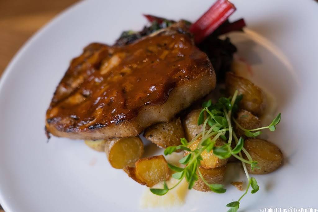 Andrews Roots Restaurant | restaurant | 82 N Sykes St, Meaford, ON N4L 1N8, Canada | 5195389000 OR +1 519-538-9000