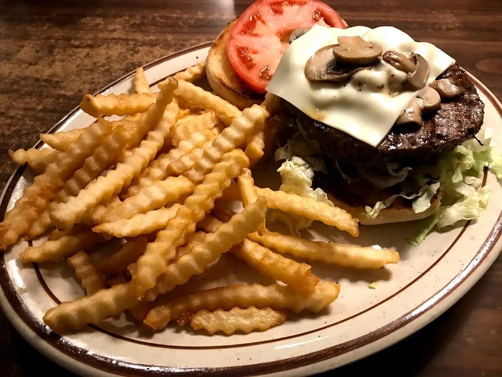 Hitchin Post Bar And Grill | restaurant | 201 Warren St, Bevington, IA 50033, USA | 5154621908 OR +1 515-462-1908