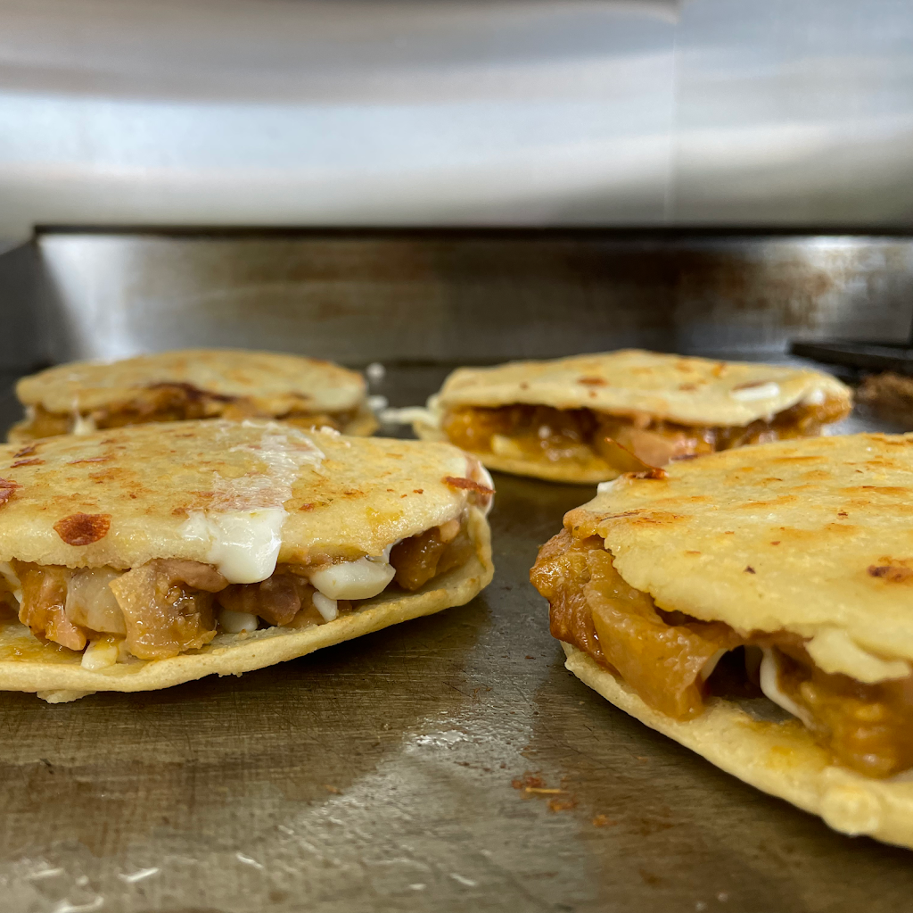 Taqueria Y Pupuseria Santa Rosa | restaurant | 5912 Red Bluff Rd, Pasadena, TX 77505, USA | 8327955876 OR +1 832-795-5876