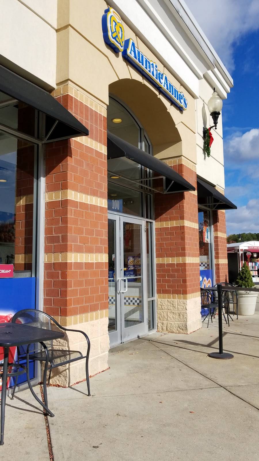 Auntie Annes | bakery | 100 Outlet Center Dr, Queenstown, MD 21658, USA | 4108277717 OR +1 410-827-7717