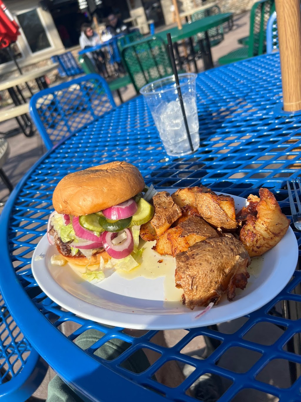 Castaways River Tiki Bar | restaurant | 224 E Island Dr, Eastlake, OH 44095, USA | 4405108508 OR +1 440-510-8508