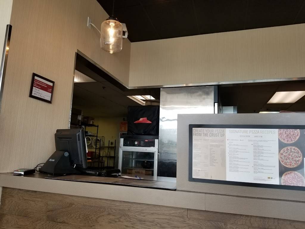 Pizza Hut | restaurant | 6807 W Brown Deer Rd, Milwaukee, WI 53223, USA | 4143540600 OR +1 414-354-0600