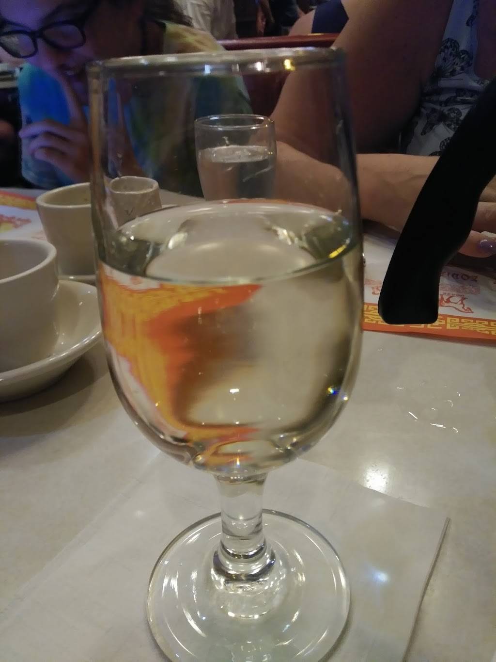 Chins Pagoda Restaurant & Lounge | restaurant | 30708 Lakeshore Blvd, Eastlake, OH 44095, USA | 4409448119 OR +1 440-944-8119