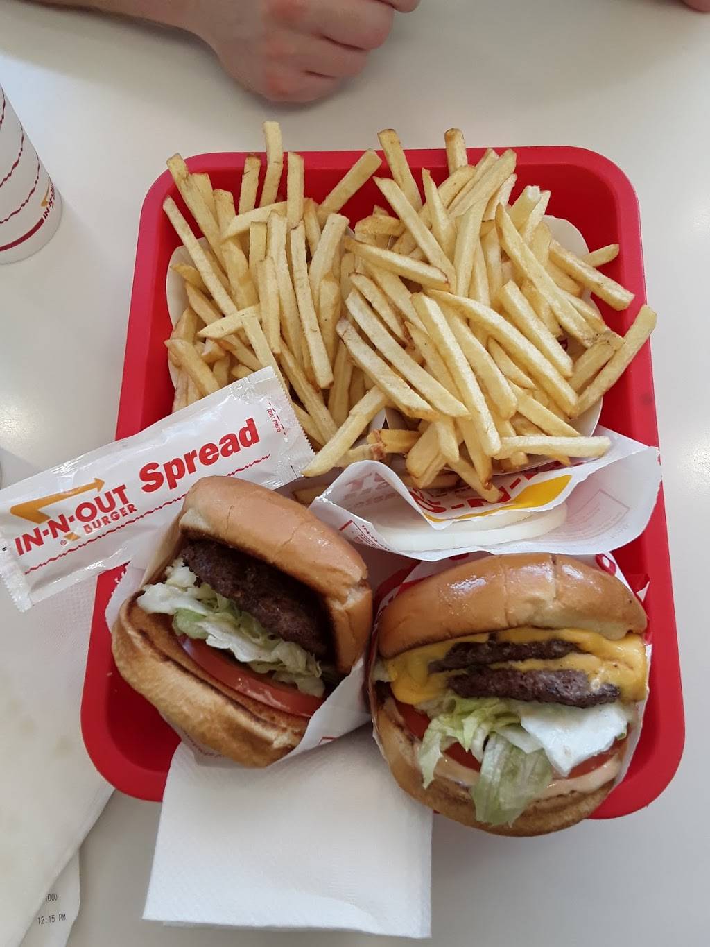 In-N-Out Burger | restaurant | 5100 Stockdale Hwy, Bakersfield, CA 93309, USA | 8007861000 OR +1 800-786-1000