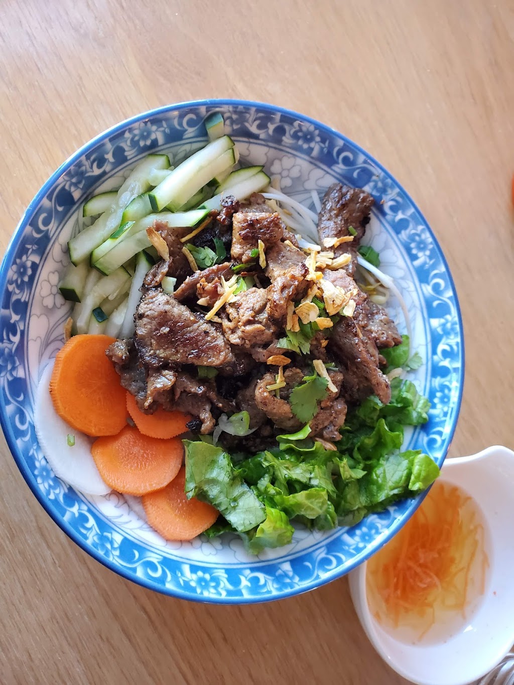 Chi Em Eats | restaurant | 11 E 6th Ave, Emporia, KS 66801, USA | 6202086500 OR +1 620-208-6500