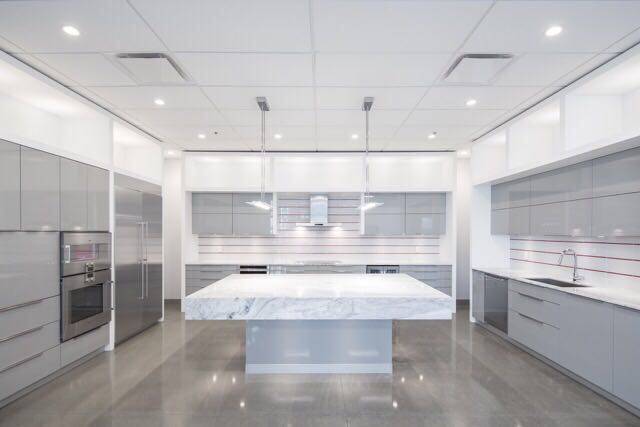 Amir Franchise | restaurant | 1033 Autoroute 13, Laval, QC H7W 4V3, Canada | 4506685888 OR +1 450-668-5888