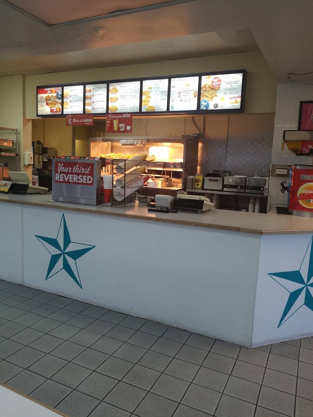 Churchs Chicken | restaurant | 7635 Winnetka Ave, Canoga Park, CA 91306, USA | 8185760490 OR +1 818-576-0490