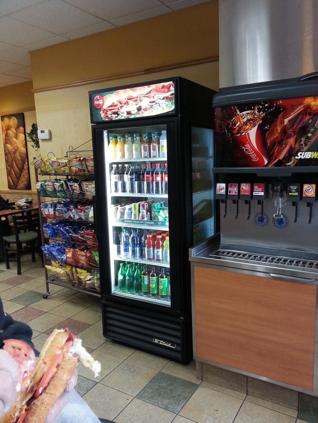 Subway Restaurants | restaurant | 6814 18th Ave, Brooklyn, NY 11204, USA | 7182563618 OR +1 718-256-3618