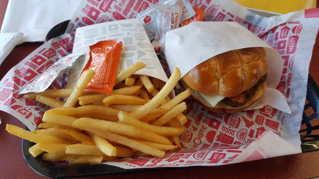 Jack in the Box | restaurant | 611 W Grant Line Rd, Tracy, CA 95376, USA | 2098362673 OR +1 209-836-2673