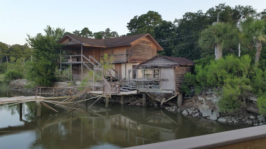 Pearls Saltwater Grille | restaurant | 7000 La Roche Ave, Savannah, GA 31406, USA | 9123528221 OR +1 912-352-8221