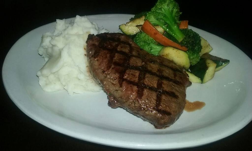 Hankos Sports Bar & Grill | restaurant | 4 Monroe Pkwy F, Lake Oswego, OR 97035, USA | 5036977819 OR +1 503-697-7819