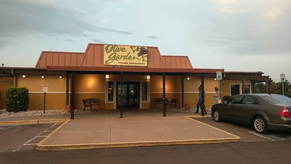 Olive Garden Italian Restaurant | meal takeaway | 7815 N Academy Blvd, Colorado Springs, CO 80920, USA | 7192606677 OR +1 719-260-6677