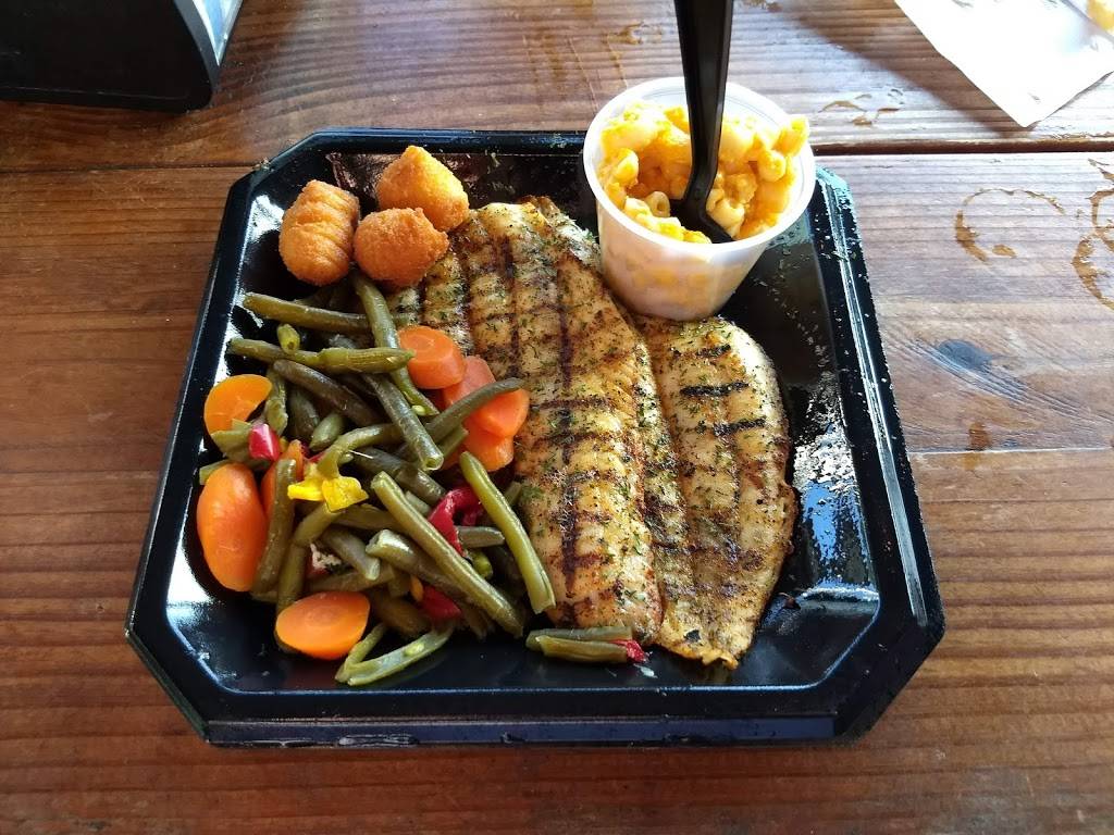 Flying Fish Bar & Grill | restaurant | 7906 US-80, Savannah, GA 31410, USA | 9128972009 OR +1 912-897-2009