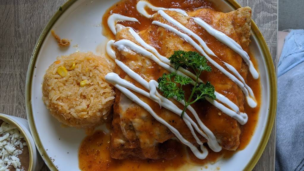 Primos Locos | restaurant | 122 S York St, Elmhurst, IL 60126, USA | 6303594677 OR +1 630-359-4677