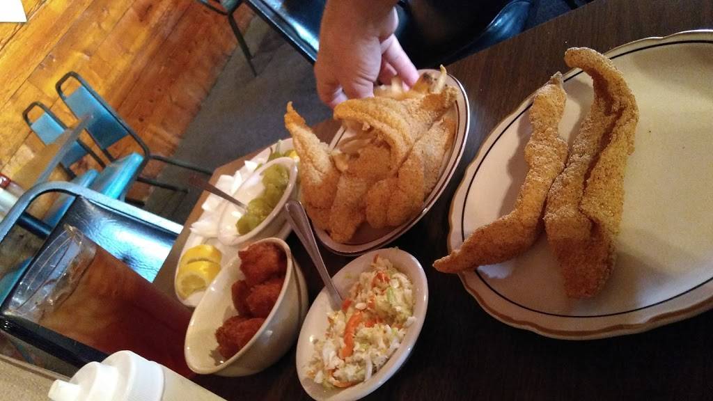 Cosbys Catfish | restaurant | 4328 OK-28, Eucha, OK 74342, USA | 9184354020 OR +1 918-435-4020