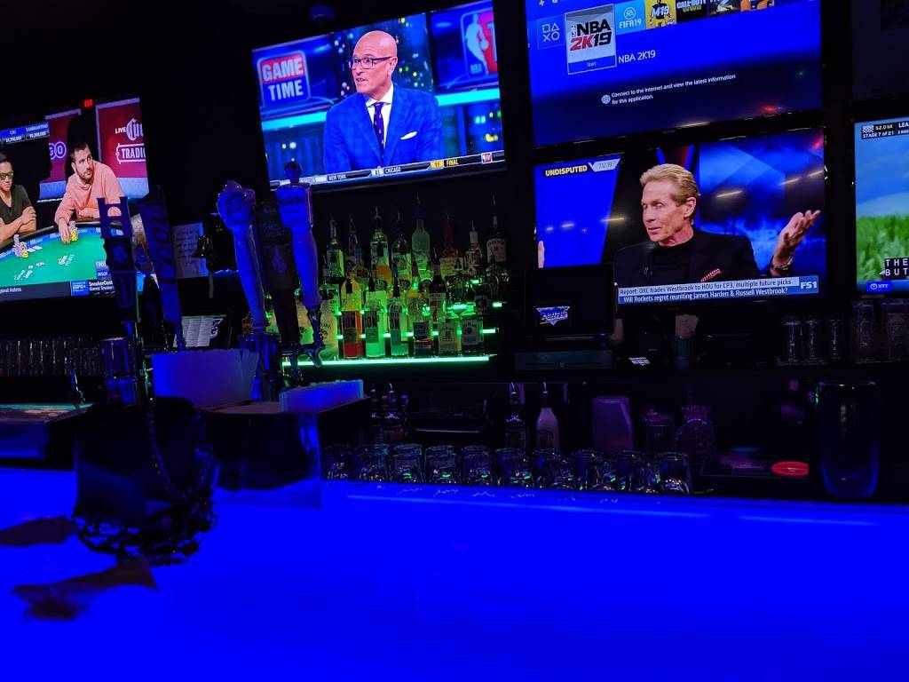 Putters: Arcade - Mini Golf - Sports Bar | restaurant | 320 S 2nd St, Waco, TX 76701, USA | 2543405198 OR +1 254-340-5198