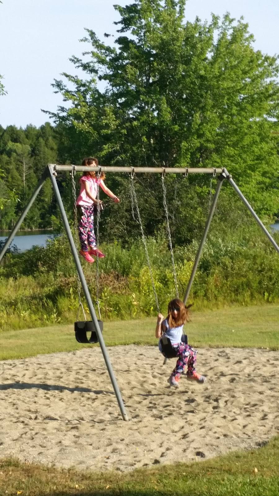 The Weathervane Restaurant & Lounge | restaurant | 1030 Main St, Readfield, ME 04355, USA | 2076859410 OR +1 207-685-9410