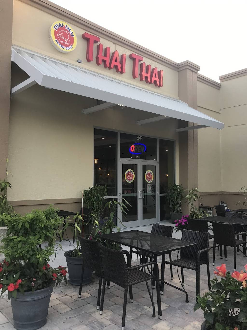 Thai Thai Sushi Boat | restaurant | 6424 Naples Blvd #302, Naples, FL 34109, USA | 2397329520 OR +1 239-732-9520