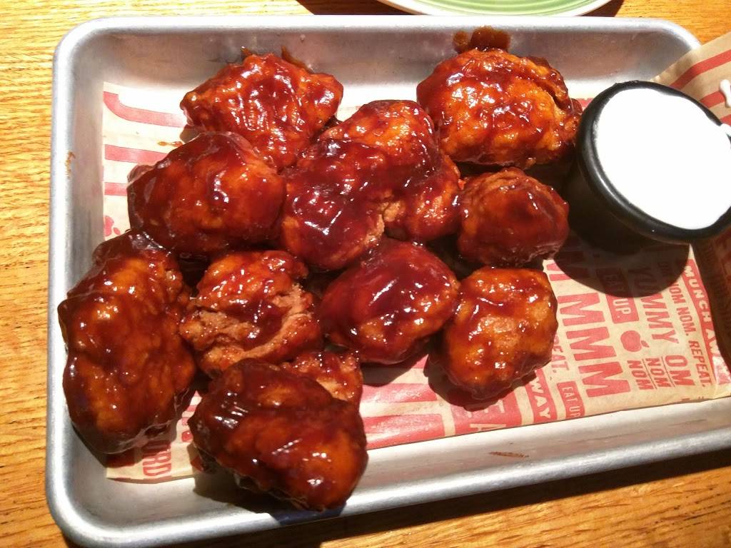 Applebees Grill + Bar | restaurant | 12103 Collegiate Way, Orlando, FL 32817, USA | 4072822055 OR +1 407-282-2055