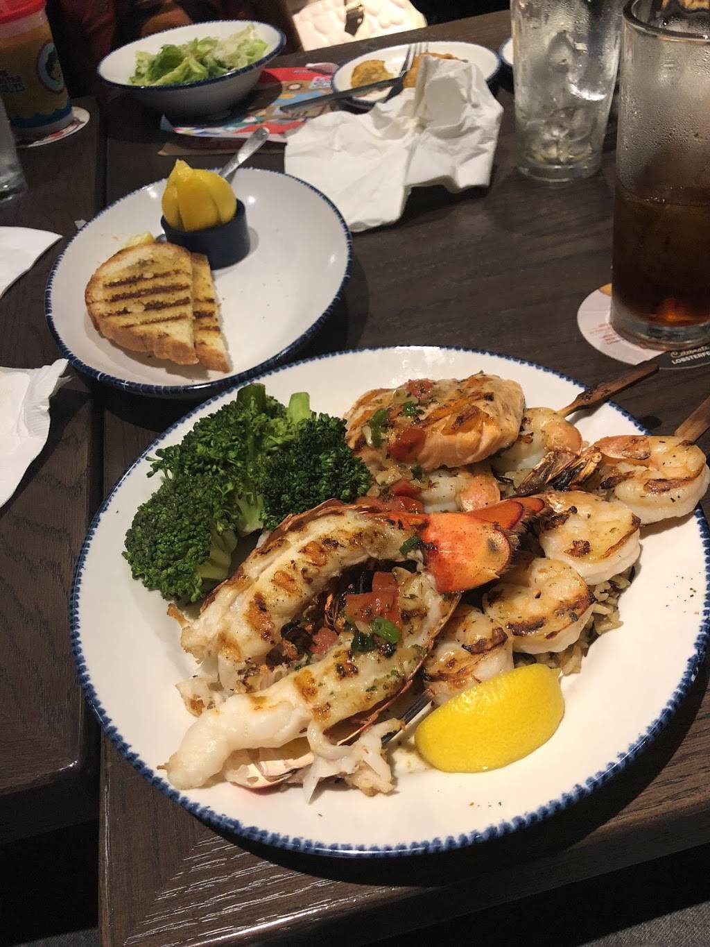 Red Lobster | restaurant | 3000 Sisk Rd, Modesto, CA 95350, USA | 2095293033 OR +1 209-529-3033