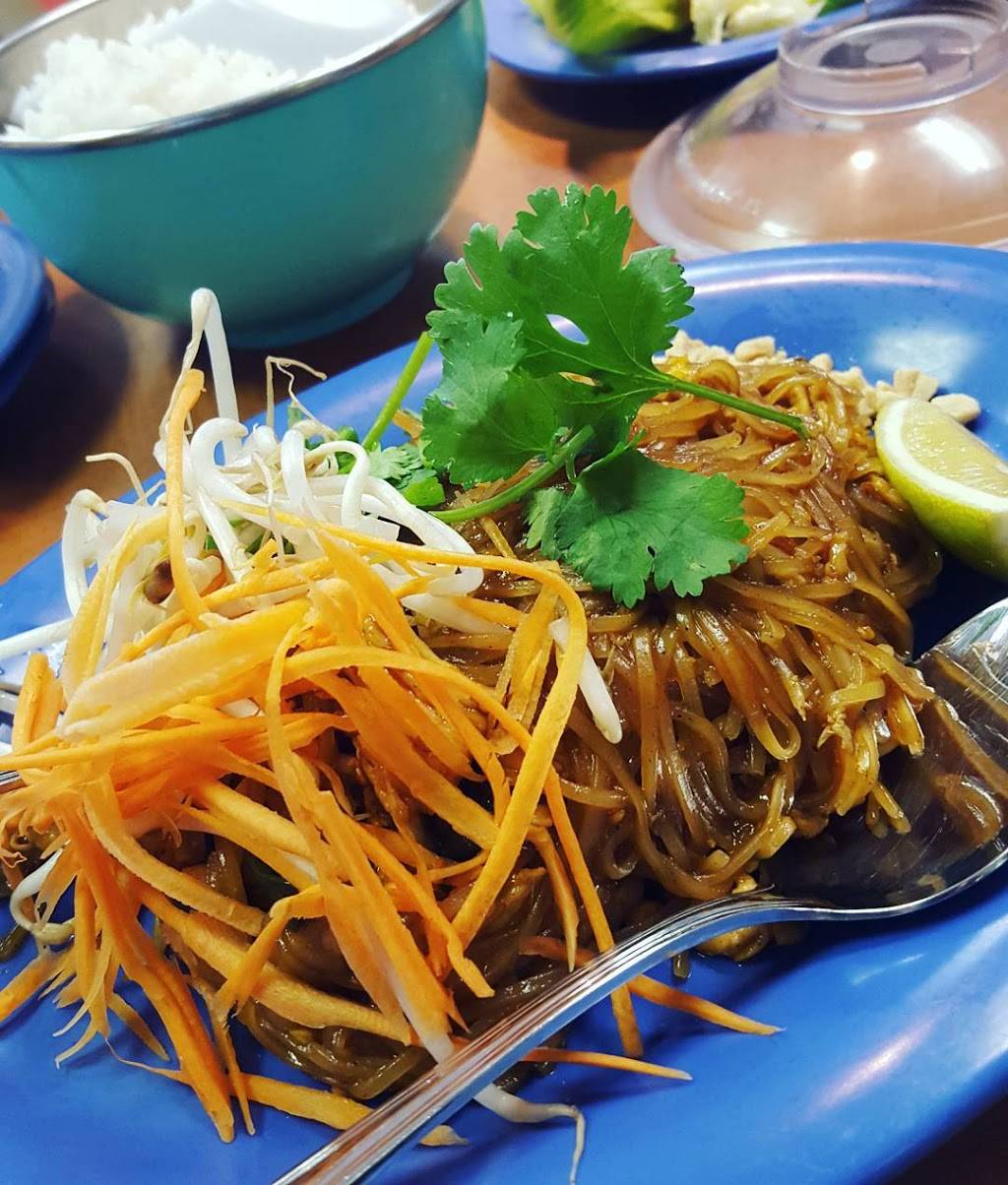 Sala Thai Restaurant | restaurant | 10880 N 32nd St #29, Phoenix, AZ 85028, USA | 6029711293 OR +1 602-971-1293