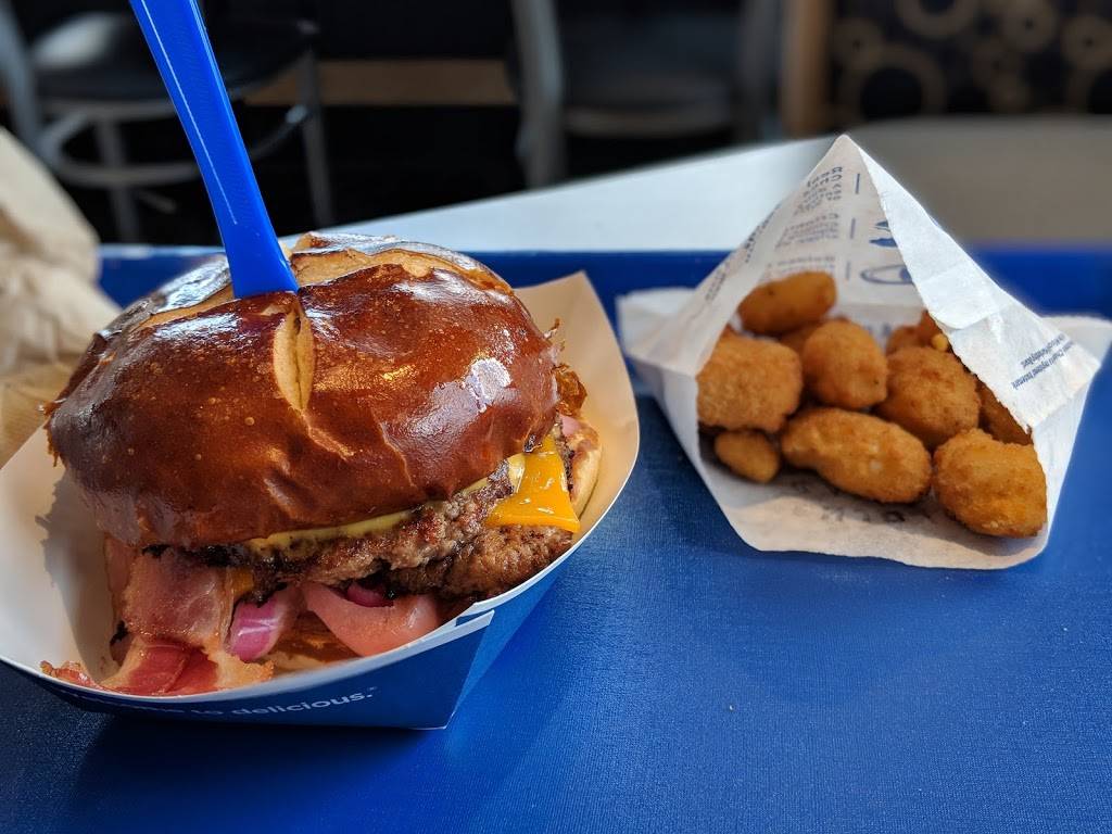 Culvers | restaurant | 320 IN-135, Greenwood, IN 46142, USA | 3178812400 OR +1 317-881-2400