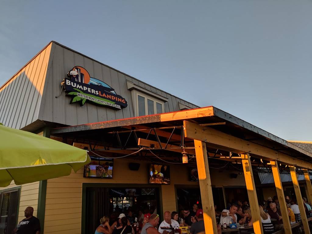 Bumpers Landing | restaurant | 31970 N River Rd, Harrison Charter Township, MI 48045, USA | 5866300501 OR +1 586-630-0501