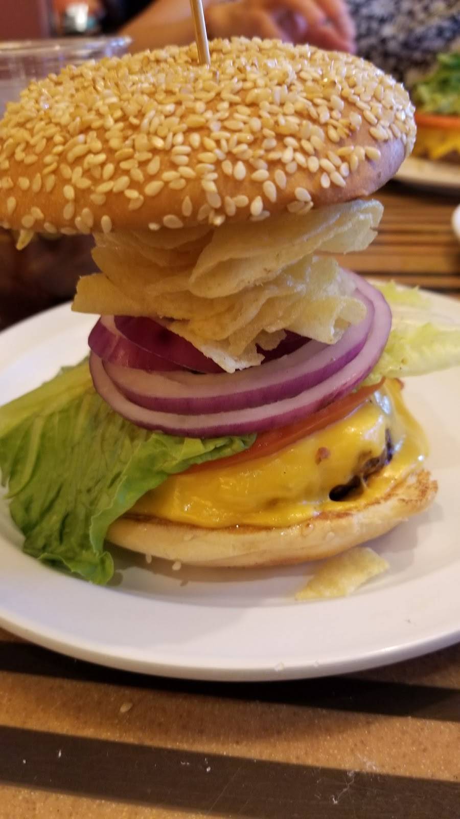 Bobbys Burger Palace | restaurant | 7101 Democracy Blvd, Bethesda, MD 20817, USA | 3017673943 OR +1 301-767-3943