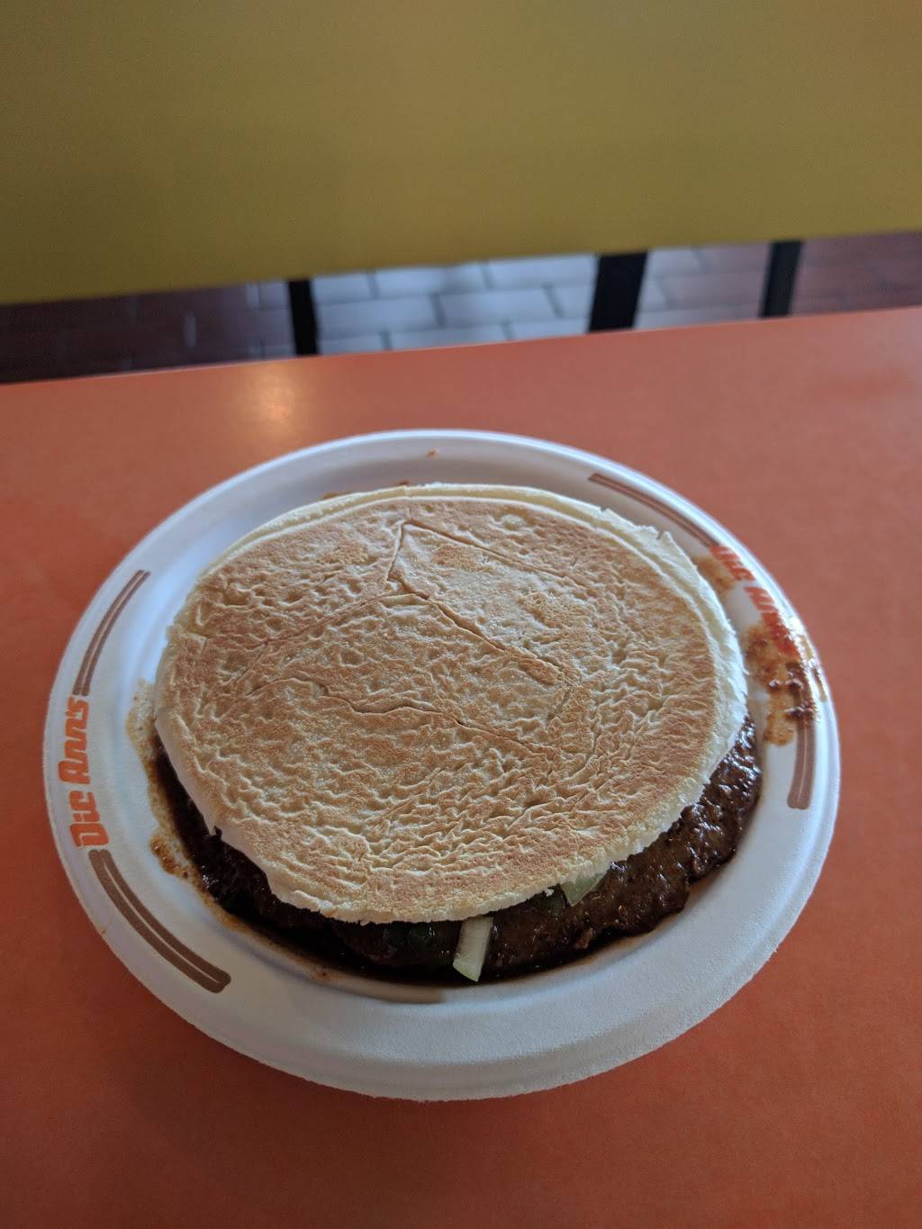 Dic Anns | restaurant | 235 Rue de Martigny O, Saint-Jérôme, QC J7Y 2G4, Canada | 8663422667 OR +1 866-342-2667