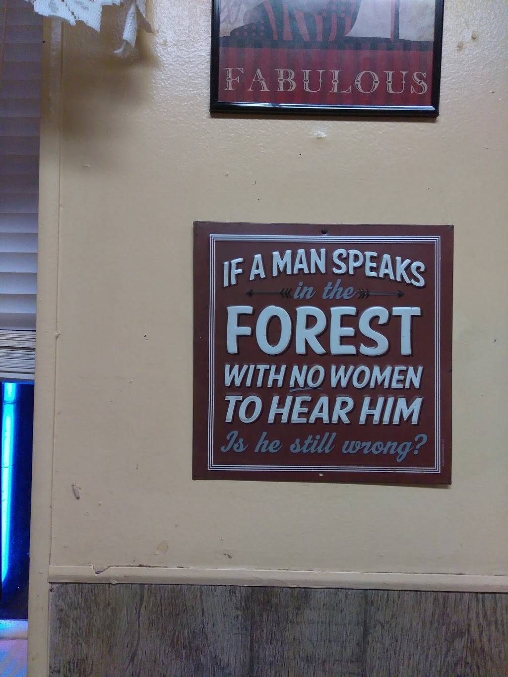 Nelle Belles Diner | restaurant | 150 US-69, Kansas City, MO 64118, USA | 8164529786 OR +1 816-452-9786