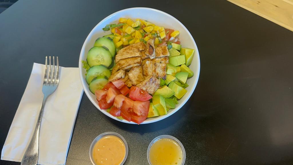 Gaspachos 2.0 | restaurant | 1600 Ethan Way Suite 70, Sacramento, CA 95825, USA | 9166007171 OR +1 916-600-7171