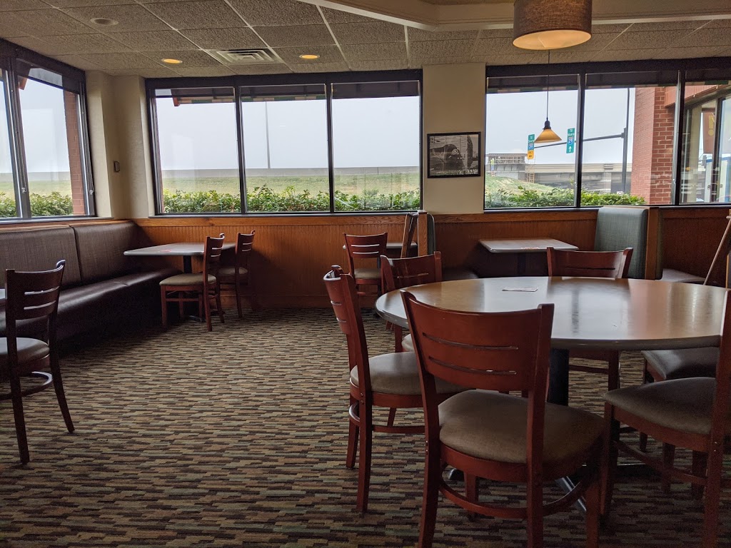 Perkins Restaurant & Bakery | restaurant | 501 Gordon Dr, Sioux City, IA 51101, USA | 7122774765 OR +1 712-277-4765