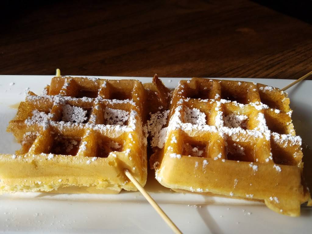 Cin Cin Burger Bar | restaurant | 1425 W 1st St, Winston-Salem, NC 27101, USA | 3369998413 OR +1 336-999-8413