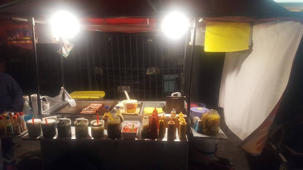 Hot - Dogs Chavito | restaurant | Ribera Del Bosque, Tijuana, B.C., Mexico | 016641726106 OR +52 664 172 6106