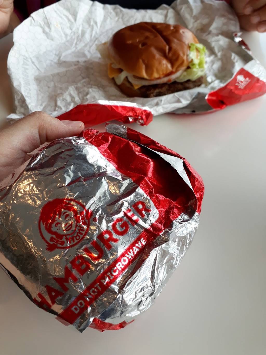 Wendys | restaurant | 5501 Birmingham Pkwy Concourse A, Charlotte, NC 28208, USA | 7043599214 OR +1 704-359-9214