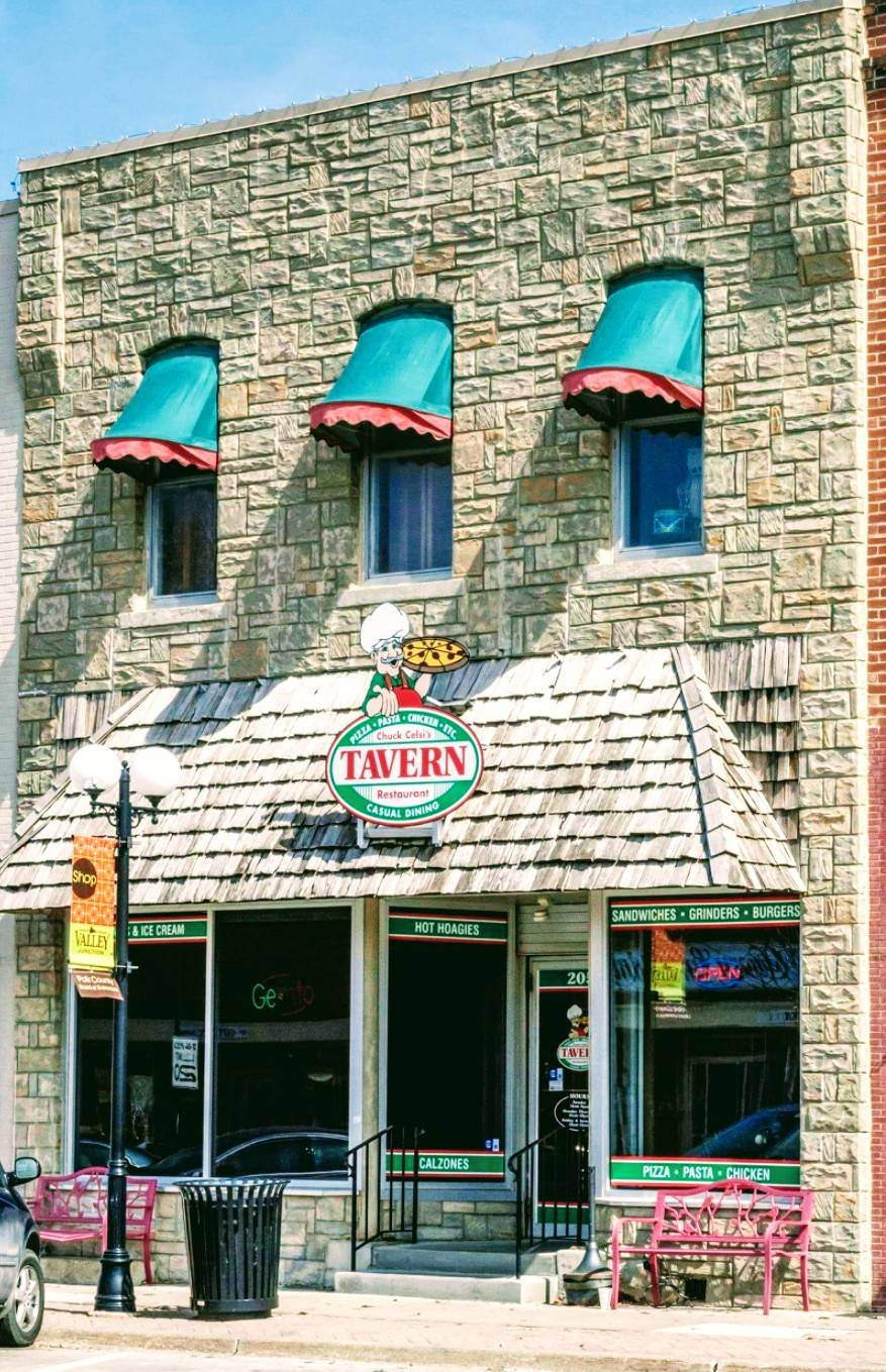 Chuck Celsis Tavern Restaurant | restaurant | 205 5th St, West Des Moines, IA 50265, USA | 5152559827 OR +1 515-255-9827