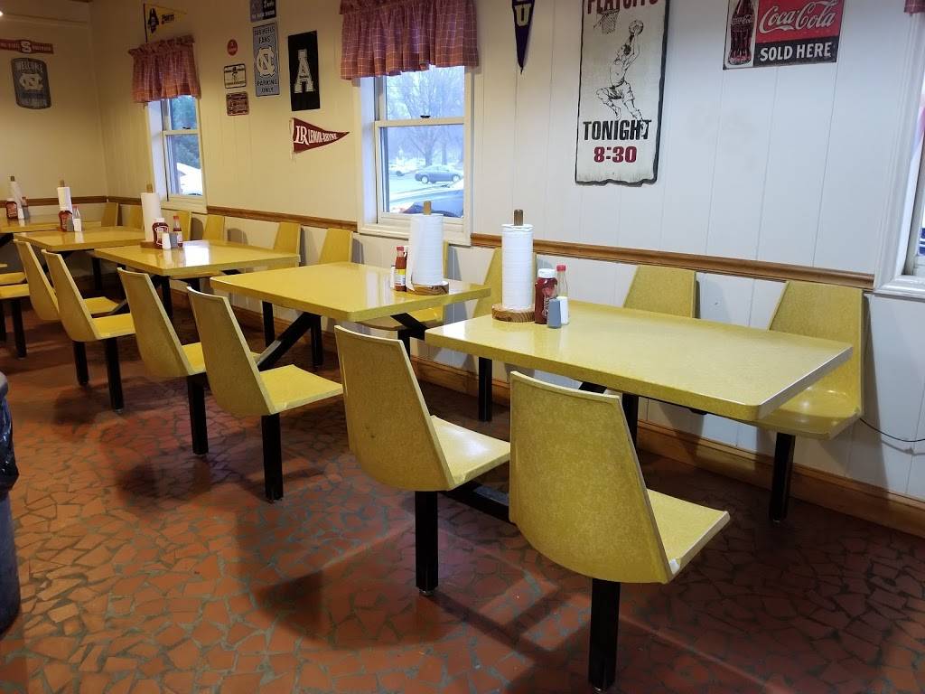 BBQ King | restaurant | 2613 E Main St, Lincolnton, NC 28092, USA | 7047351112 OR +1 704-735-1112