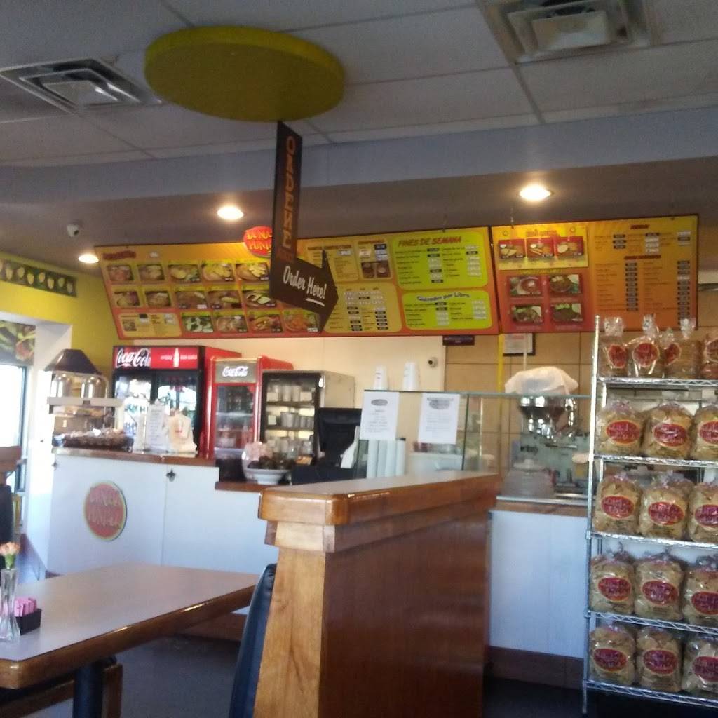 La Nueva Puntada | restaurant | 317 E Pioneer Pkwy, Grand Prairie, TX 75051, USA | 9722662332 OR +1 972-266-2332