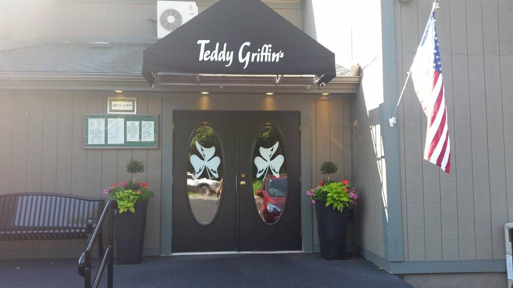 Teddy Griffins Road House | restaurant | 50 Highland Pike Rd, Harbor Springs, MI 49740, USA | 2315267805 OR +1 231-526-7805