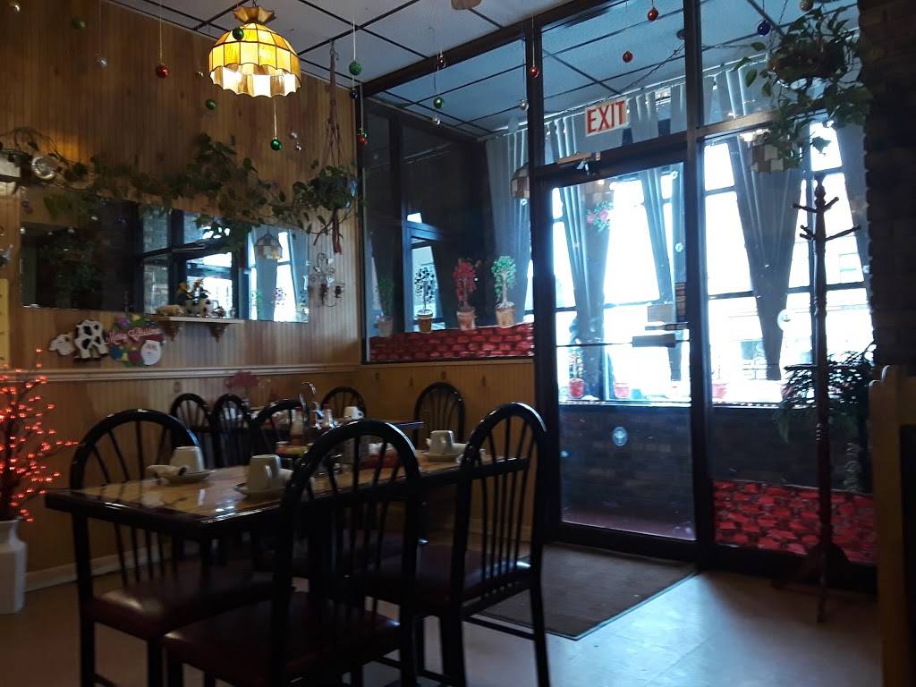 Town & Country Restaurant | restaurant | 17 N Ayer St, Harvard, IL 60033, USA | 8159436606 OR +1 815-943-6606